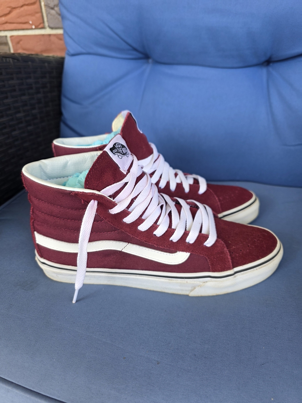 Vans Sk8‑Hi Maroon & White High Top Sneakers Men’s 7 / Women’s 8.5